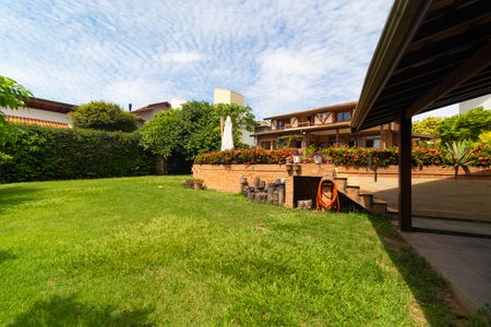 Casa de condomínio à venda com 411m², 7 quartos e 4 vagas Casa de condomínio à venda com 411m², 7 quartos e 4 vagasQuintal