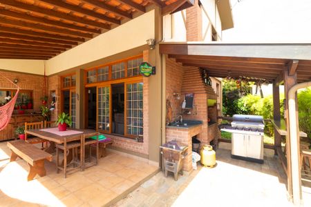 Casa de condomínio à venda com 411m², 7 quartos e 4 vagas Casa de condomínio à venda com 411m², 7 quartos e 4 vagasChurrasqueira