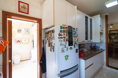 Casa de condomínio à venda com 411m², 7 quartos e 4 vagas Casa de condomínio à venda com 411m², 7 quartos e 4 vagasCozinha