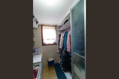 Casa de condomínio à venda com 411m², 7 quartos e 4 vagas Casa de condomínio à venda com 411m², 7 quartos e 4 vagasCloset da Suíte 02