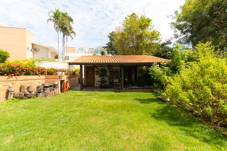 Casa de condomínio à venda com 411m², 7 quartos e 4 vagas Casa de condomínio à venda com 411m², 7 quartos e 4 vagasAteliê