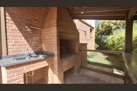 Casa de condomínio à venda com 411m², 5 quartos e 6 vagasQuintal