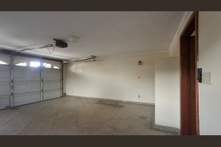 Casa de condomínio à venda com 411m², 5 quartos e 6 vagasGaragem