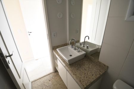 Apartamento à venda com 82m², 3 quartos e 2 vagasBanheiro  Suíte