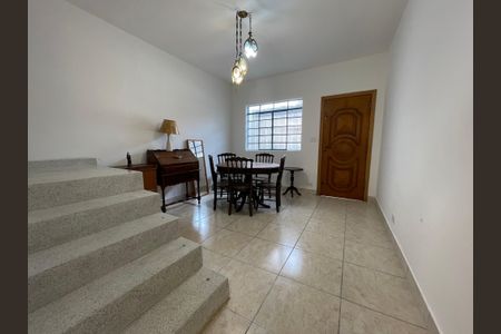 Casa à venda com 100m², 2 quartos e 1 vagaSala