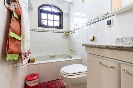 Casa à venda com 338m², 4 quartos e 2 vagas Casa à venda com 338m², 4 quartos e 2 vagasBanheiro - Quarto 1