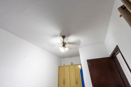 Casa à venda com 338m², 4 quartos e 2 vagas Casa à venda com 338m², 4 quartos e 2 vagasQuarto 4