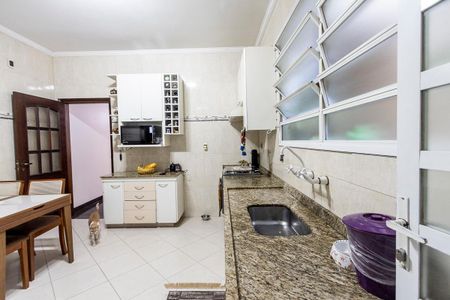 Casa à venda com 338m², 4 quartos e 2 vagas Casa à venda com 338m², 4 quartos e 2 vagasCozinha