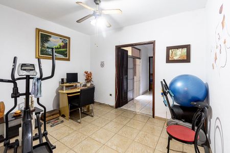 Casa à venda com 338m², 4 quartos e 2 vagas Casa à venda com 338m², 4 quartos e 2 vagasQuarto 3