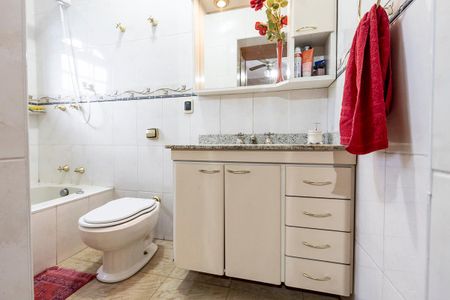 Casa à venda com 338m², 4 quartos e 2 vagas Casa à venda com 338m², 4 quartos e 2 vagasBanheiro - Quarto 1