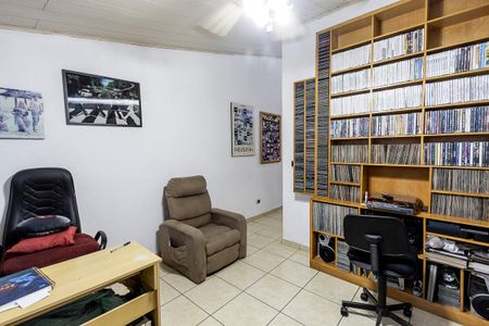 Casa à venda com 338m², 4 quartos e 2 vagas Casa à venda com 338m², 4 quartos e 2 vagasEscritório