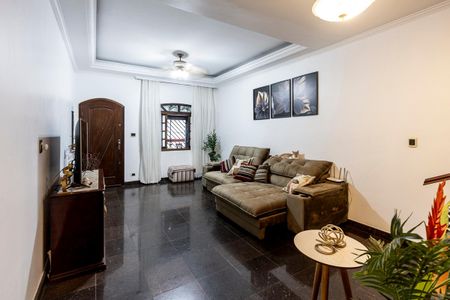 Casa à venda com 338m², 4 quartos e 2 vagas Casa à venda com 338m², 4 quartos e 2 vagasSala