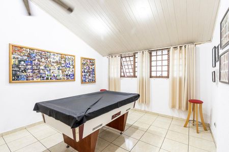 Casa à venda com 338m², 4 quartos e 2 vagas Casa à venda com 338m², 4 quartos e 2 vagasEscritório