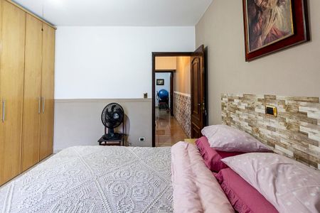 Casa à venda com 338m², 4 quartos e 2 vagas Casa à venda com 338m², 4 quartos e 2 vagasQuarto 1