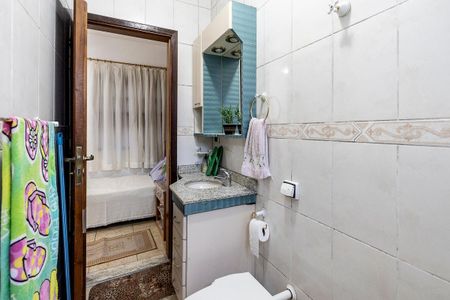 Casa à venda com 338m², 4 quartos e 2 vagas Casa à venda com 338m², 4 quartos e 2 vagasBanheiro - Quarto 2