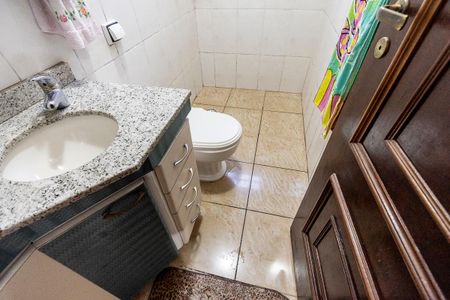 Casa à venda com 338m², 4 quartos e 2 vagas Casa à venda com 338m², 4 quartos e 2 vagasBanheiro - Quarto 2