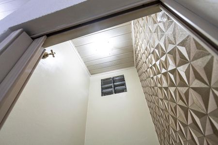 Casa à venda com 338m², 4 quartos e 2 vagas Casa à venda com 338m², 4 quartos e 2 vagasEscritório - Lavabo