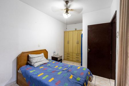 Casa à venda com 338m², 4 quartos e 2 vagas Casa à venda com 338m², 4 quartos e 2 vagasQuarto 4