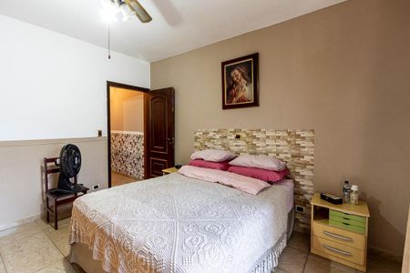 Casa à venda com 338m², 4 quartos e 2 vagas Casa à venda com 338m², 4 quartos e 2 vagasQuarto 1