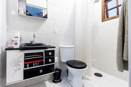 Casa à venda com 338m², 4 quartos e 2 vagas Casa à venda com 338m², 4 quartos e 2 vagasBanheiro