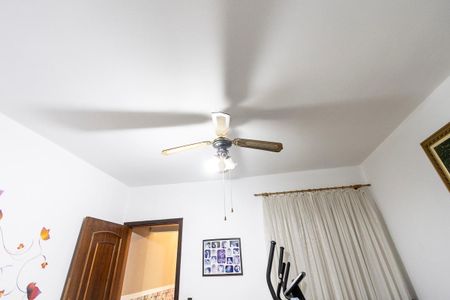 Casa à venda com 338m², 4 quartos e 2 vagas Casa à venda com 338m², 4 quartos e 2 vagasQuarto 3