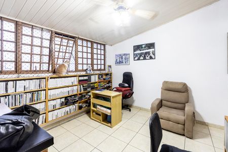 Casa à venda com 338m², 4 quartos e 2 vagas Casa à venda com 338m², 4 quartos e 2 vagasEscritório