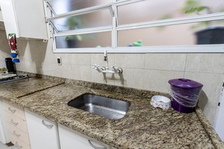 Casa à venda com 338m², 4 quartos e 2 vagas Casa à venda com 338m², 4 quartos e 2 vagasCozinha