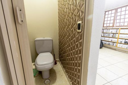 Casa à venda com 338m², 4 quartos e 2 vagas Casa à venda com 338m², 4 quartos e 2 vagasEscritório - Lavabo