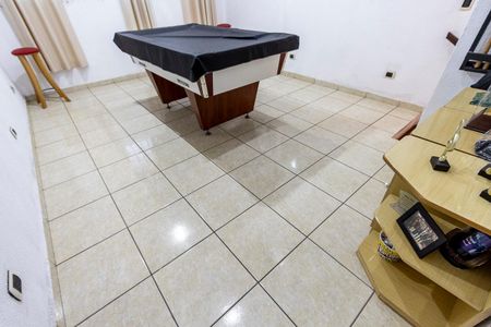 Casa à venda com 338m², 4 quartos e 2 vagas Casa à venda com 338m², 4 quartos e 2 vagasEscritório