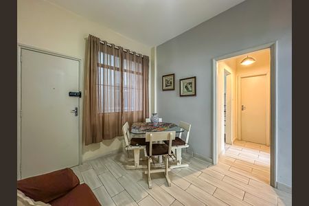 Apartamento à venda com 70m², 2 quartos e sem vagaSala