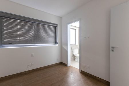 Apartamento à venda com 80m², 2 quartos e 2 vagasSuíte 1