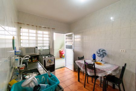 Casa à venda com 120m², 3 quartos e 2 vagas Casa à venda com 120m², 3 quartos e 2 vagasCasa 2 - Cozinha