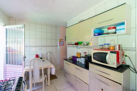 Casa à venda com 120m², 3 quartos e 2 vagas Casa à venda com 120m², 3 quartos e 2 vagasCozinha