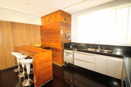 Apartamento à venda com 300m², 4 quartos e 3 vagasCozinha