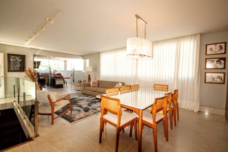 Apartamento à venda com 300m², 4 quartos e 3 vagassala 1