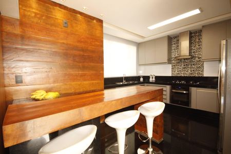 Apartamento à venda com 300m², 4 quartos e 3 vagasCozinha