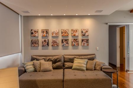 Apartamento à venda com 300m², 4 quartos e 3 vagas Apartamento à venda com 300m², 4 quartos e 3 vagasSala 2