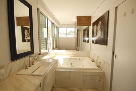 Apartamento à venda com 300m², 4 quartos e 3 vagasBanheiro/Suíte 4