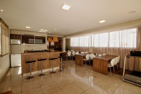 Apartamento à venda com 300m², 4 quartos e 3 vagasÁrea comum - Salão de festas