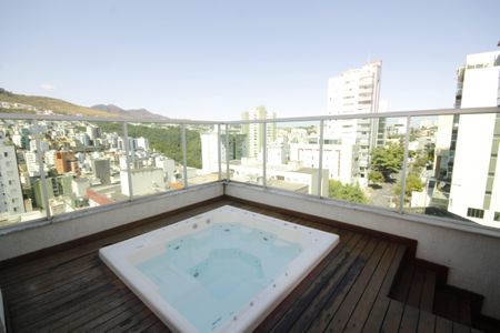 Apartamento à venda com 300m², 4 quartos e 3 vagasjacuzzi