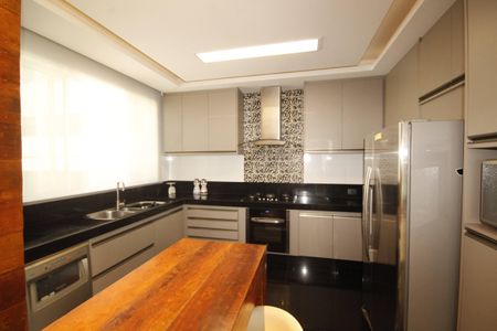 Apartamento à venda com 300m², 4 quartos e 3 vagasCozinha