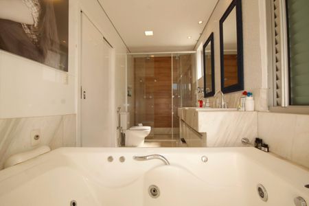 Apartamento à venda com 300m², 4 quartos e 3 vagasBanheiro/Suíte 4