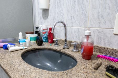 Casa para alugar com 350m², 4 quartos e 3 vagasBanheiro 1