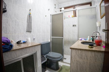 Casa para alugar com 350m², 4 quartos e 3 vagasBanheiro 1