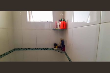 Casa à venda com 73m², 2 quartos e 1 vaga Casa à venda com 73m², 2 quartos e 1 vagaBanheiro