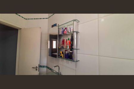 Casa à venda com 73m², 2 quartos e 1 vaga Casa à venda com 73m², 2 quartos e 1 vagaBanheiro