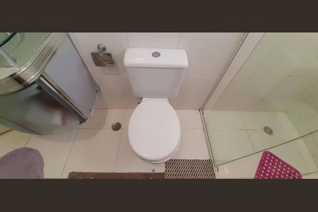 Casa à venda com 73m², 2 quartos e 1 vaga Casa à venda com 73m², 2 quartos e 1 vagaBanheiro