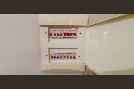 Casa à venda com 73m², 2 quartos e 1 vaga Casa à venda com 73m², 2 quartos e 1 vagaQuadro de Luz