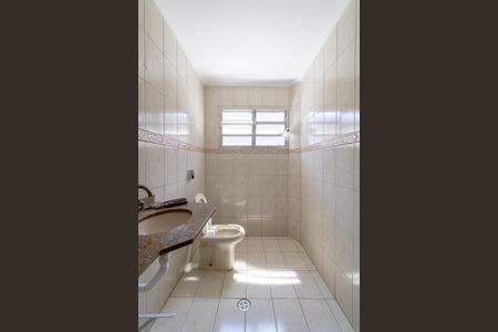 Casa para alugar com 150m², 3 quartos e 3 vagas Casa para alugar com 150m², 3 quartos e 3 vagasBanheiro Social