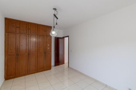 Casa para alugar com 150m², 3 quartos e 3 vagas Casa para alugar com 150m², 3 quartos e 3 vagasQuarto 2